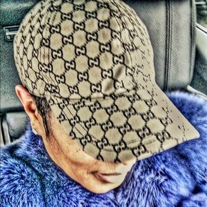 Meet your Posher, Salema